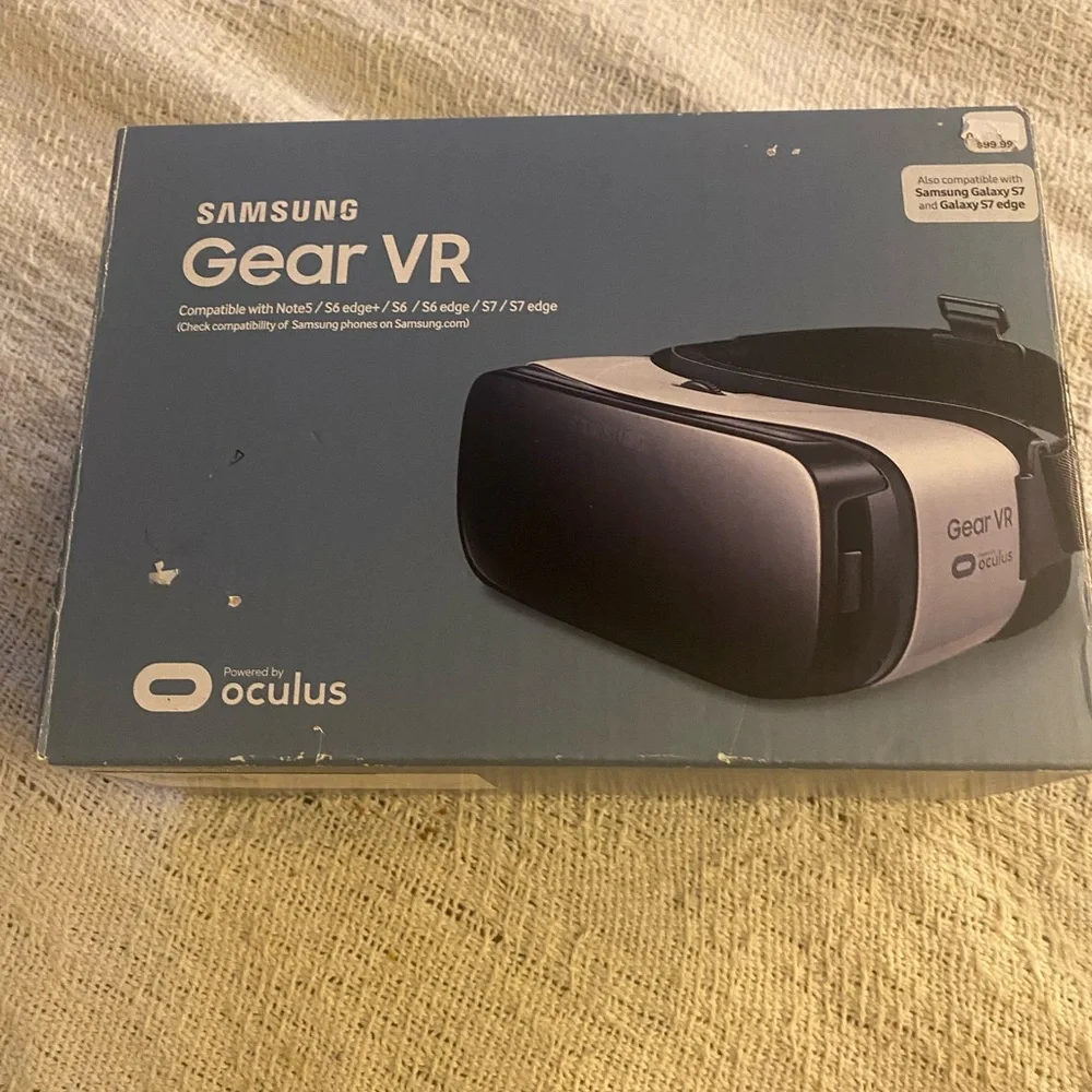 BNWT Samsung VR